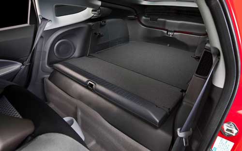 2011_Honda_CR-Z_cargo_area1
