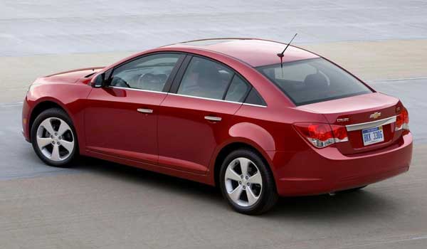 2011_Chevy_Cruze_rear_left