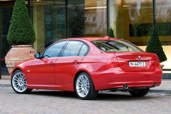 2011_bmw_335d_sedan_02_rear_600x400