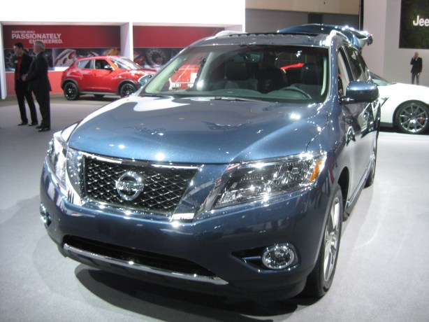 2013 Nissan Pathfinder - front