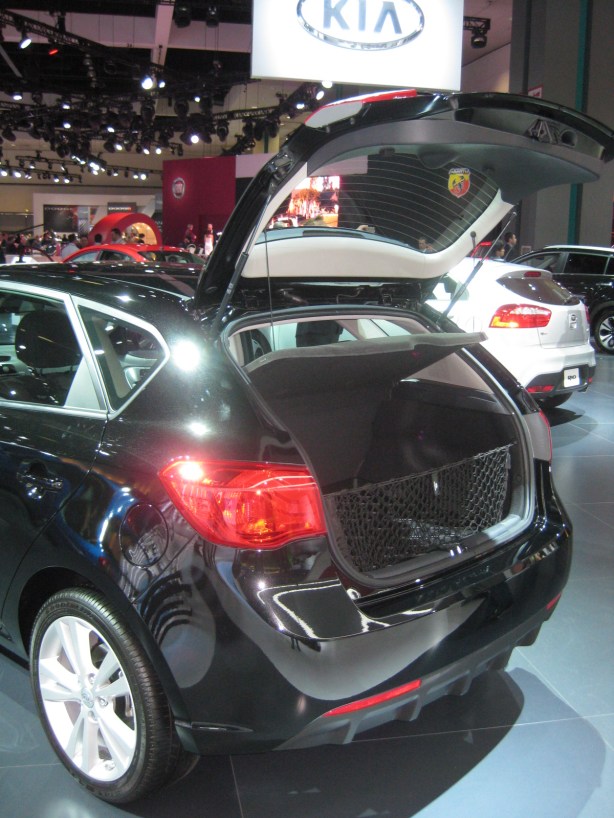 Always nice to know that Kia hasn't abandoned the 5-door hatchback format. 