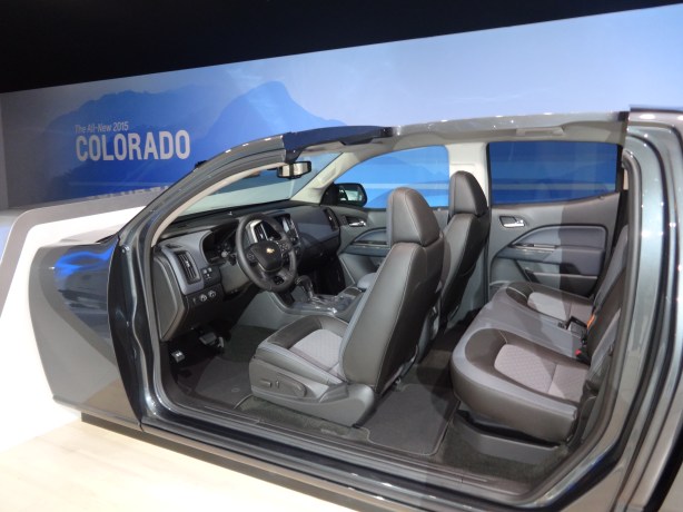 LAAutoShow Day 1 104 2015 Chevy Colorado interior cutaway