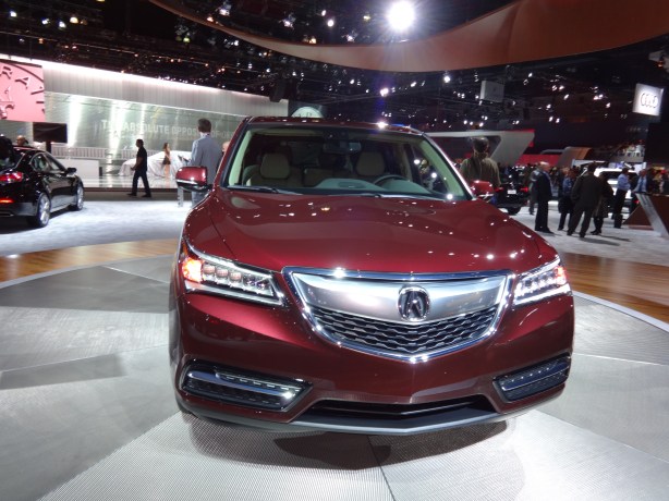 LAAutoShow Day 1 162 2014 Acura MDX front