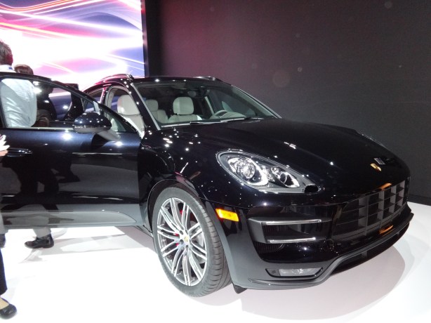 LAAutoShow Day 1 198 2015 Porsche Macan Turbo front