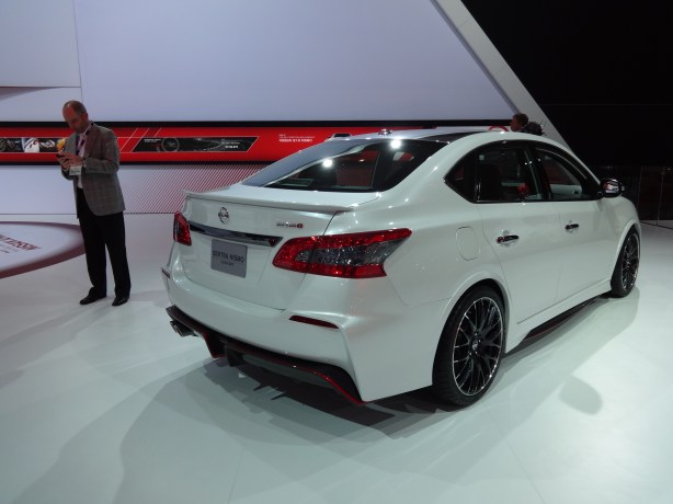 LAAutoShow Day 2 (16) Nissan Sentra Nismo Concept