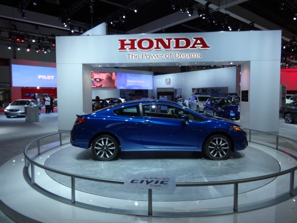 LAAutoShow Day 2 (4) 2014 Honda Civic Coupe