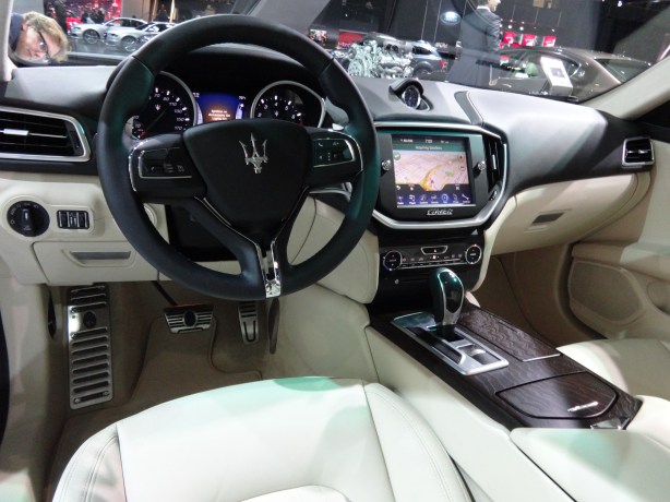 LAAutoShow Day 2 (42) 2015 Maserati Ghibli int