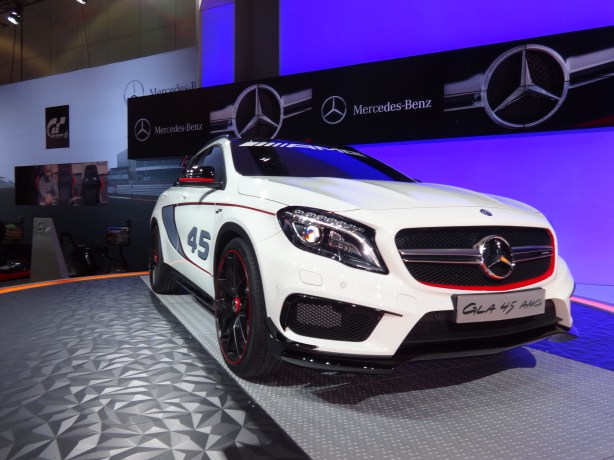 LAAutoShow Day 2 (64) Mercedes GLA45 AMG concept