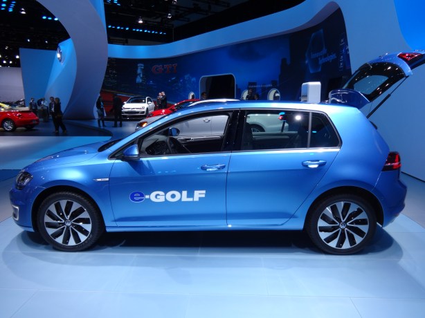 LAAutoShow Day 2 (80) 2015 VW e-Golf