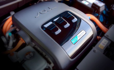 2015 Kia Soul EV's electric motor. It's a front drive unit like the gasoline-powered Soul.